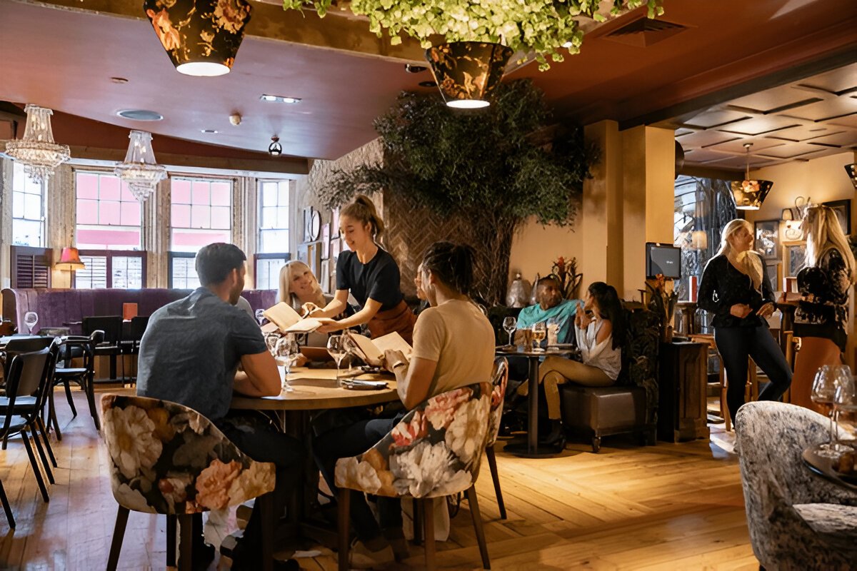 Dine in restaurant Business